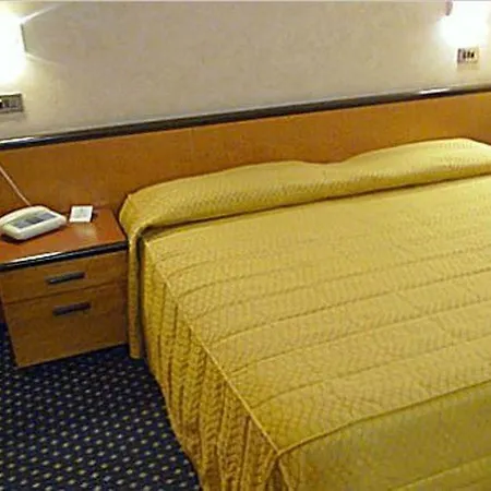Lepontina Lägenhetshotell 3*
